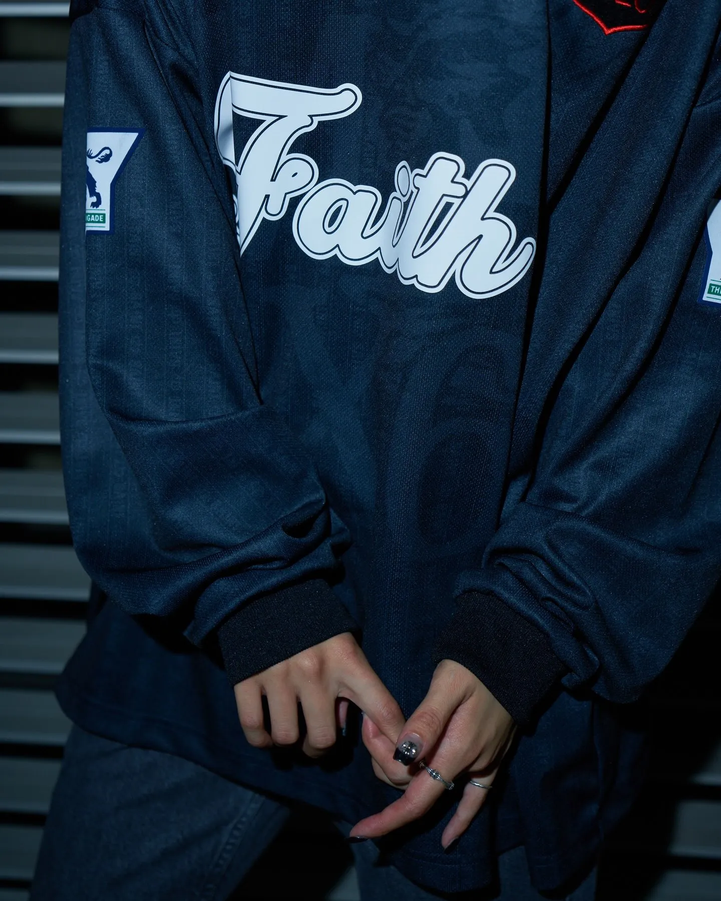 SAINT M×××××× SOCCER SHIRT 'FAITH'/BLK FAITH Football Long Sleeve Black S-XL This design has a lot of craftsmanship Digital fabric printing/front positioning printing laser cutting Offset printing + flocking printing + embossing Imported Behringer machine embroidery Flat machine collar + cuffs Genuine consistent main mark/wash mark/cherub mark